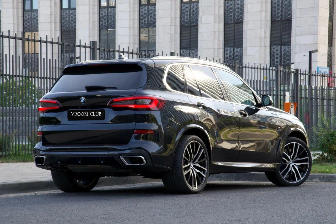 Аренда BMW X5 30d в Москве