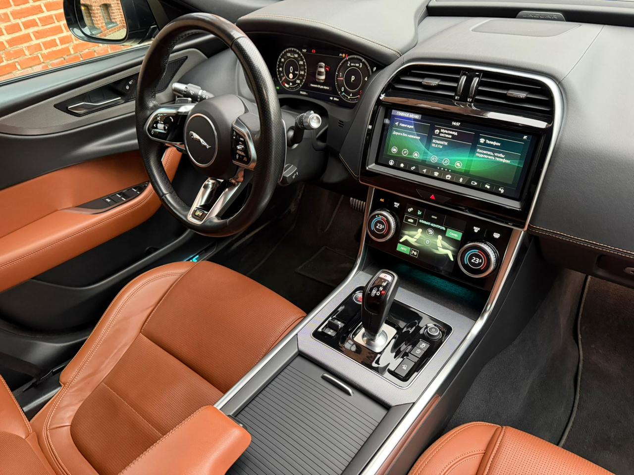 Аренда Jaguar XE в Москве — фото 3
