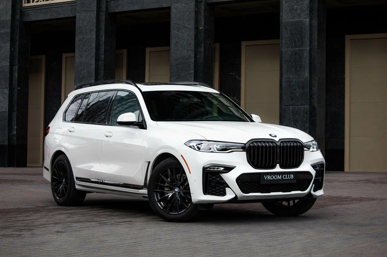 Аренда BMW X7 40i в Москве