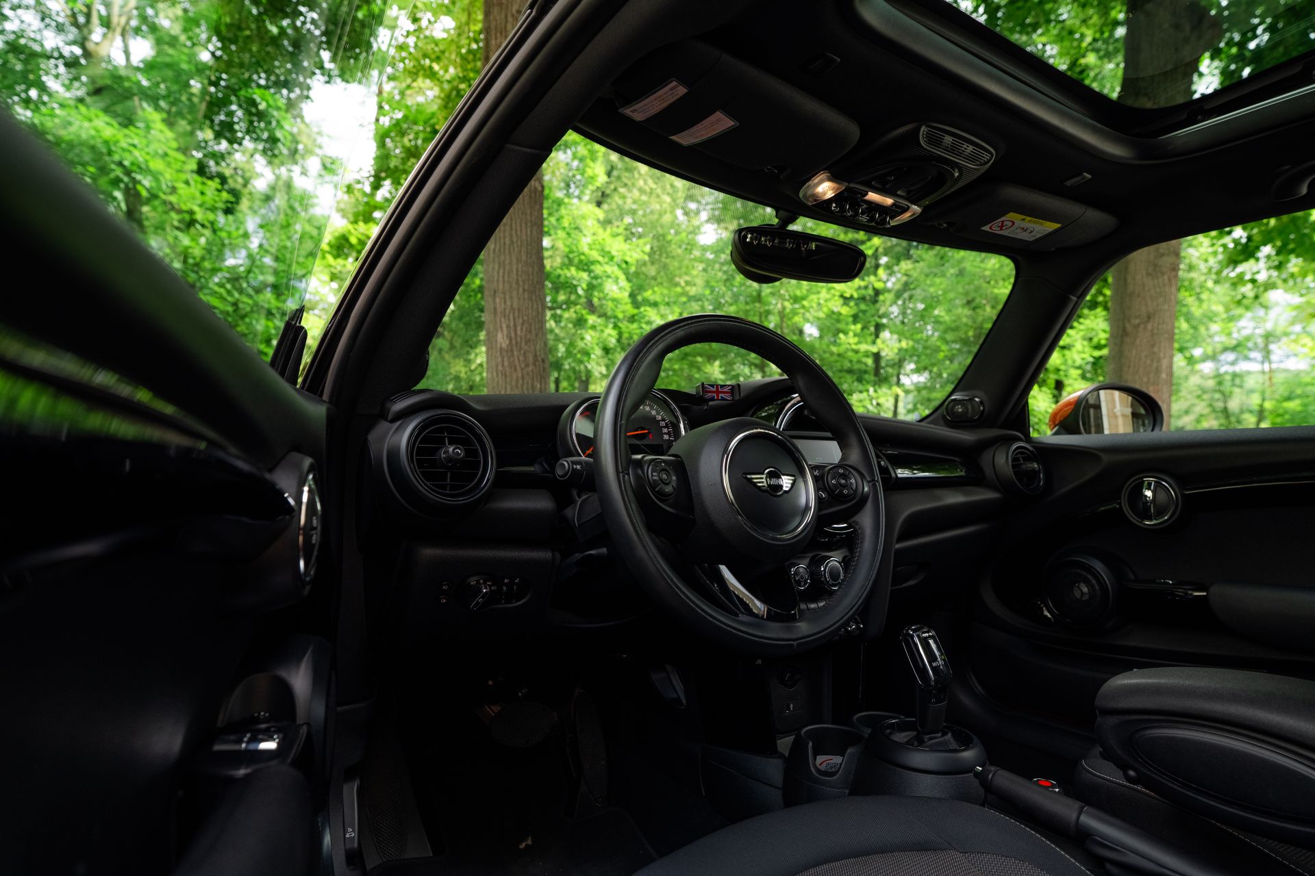 Аренда Mini Hatch в Москве — фото 5
