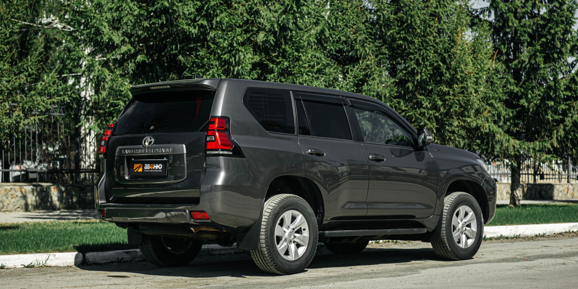 Аренда Toyota Land Cruiser Prado в Горно-Алтайске — фото 3