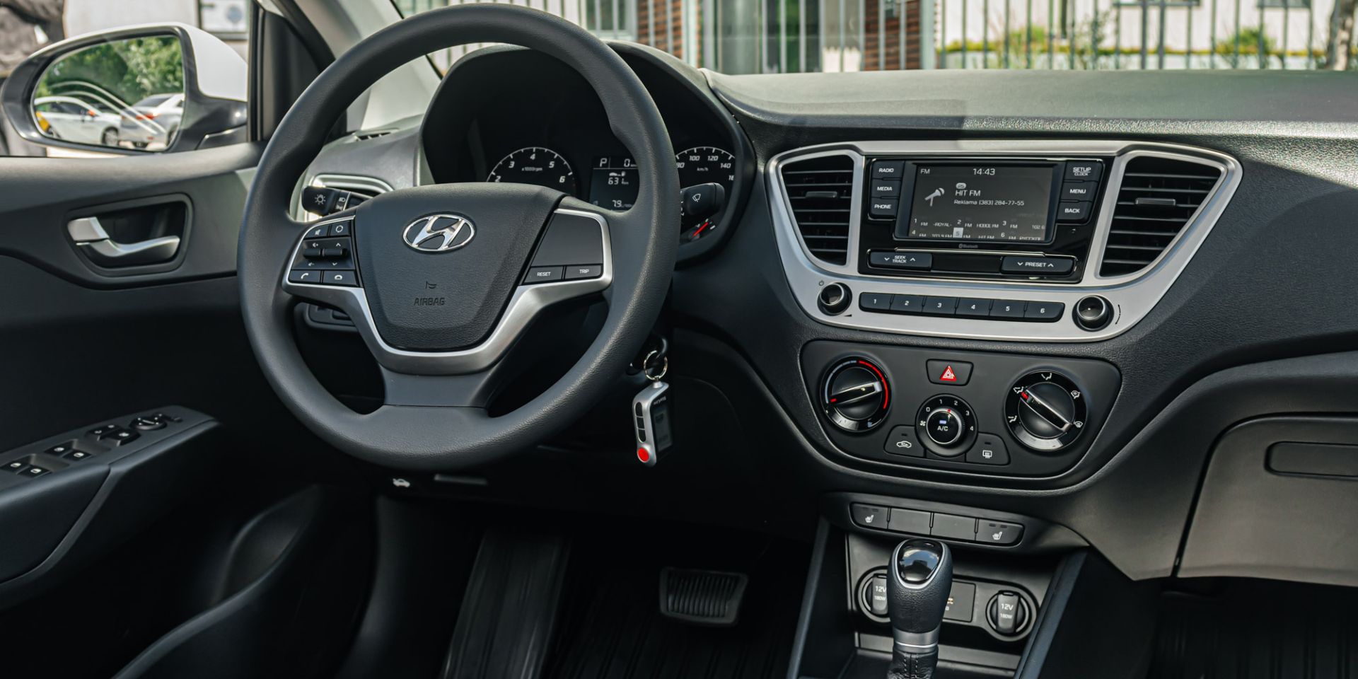 Аренда Hyundai Solaris в Новосибирске — фото 4
