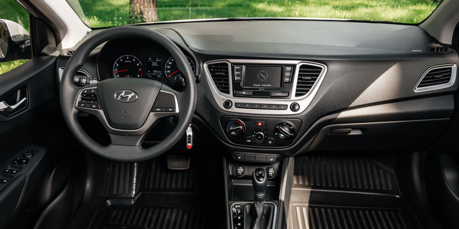 Аренда Hyundai Solaris в Иркутске — фото 4