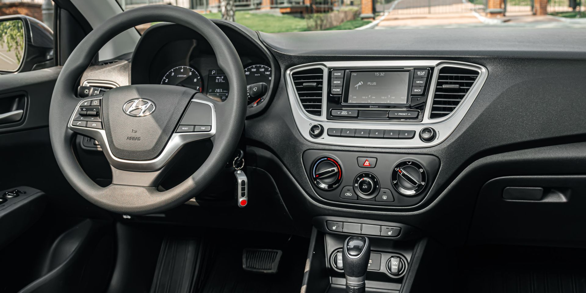 Аренда Hyundai Solaris в Иркутске — фото 3