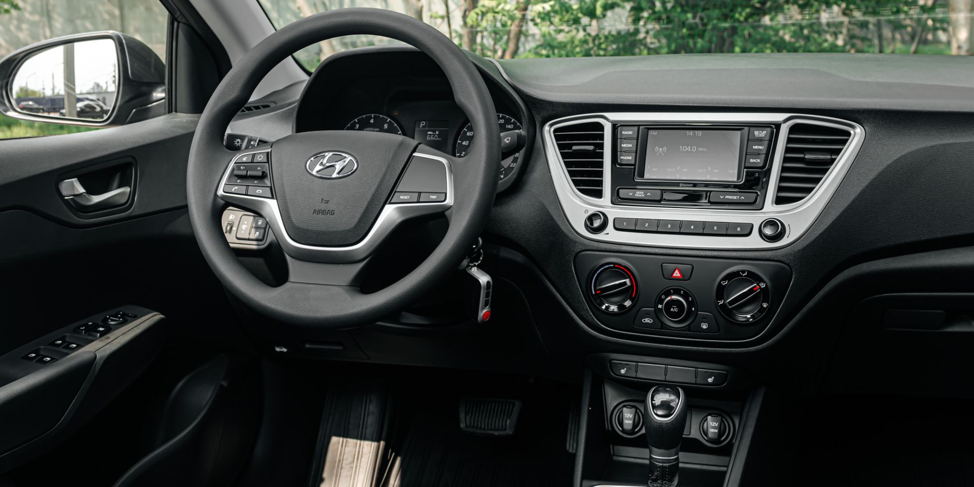 Аренда Hyundai Solaris в Новосибирске — фото 3