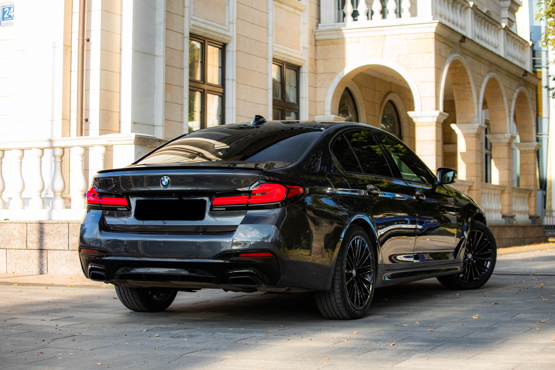 Аренда BMW 530i xDrive в Санкт-Петербурге — фото 5