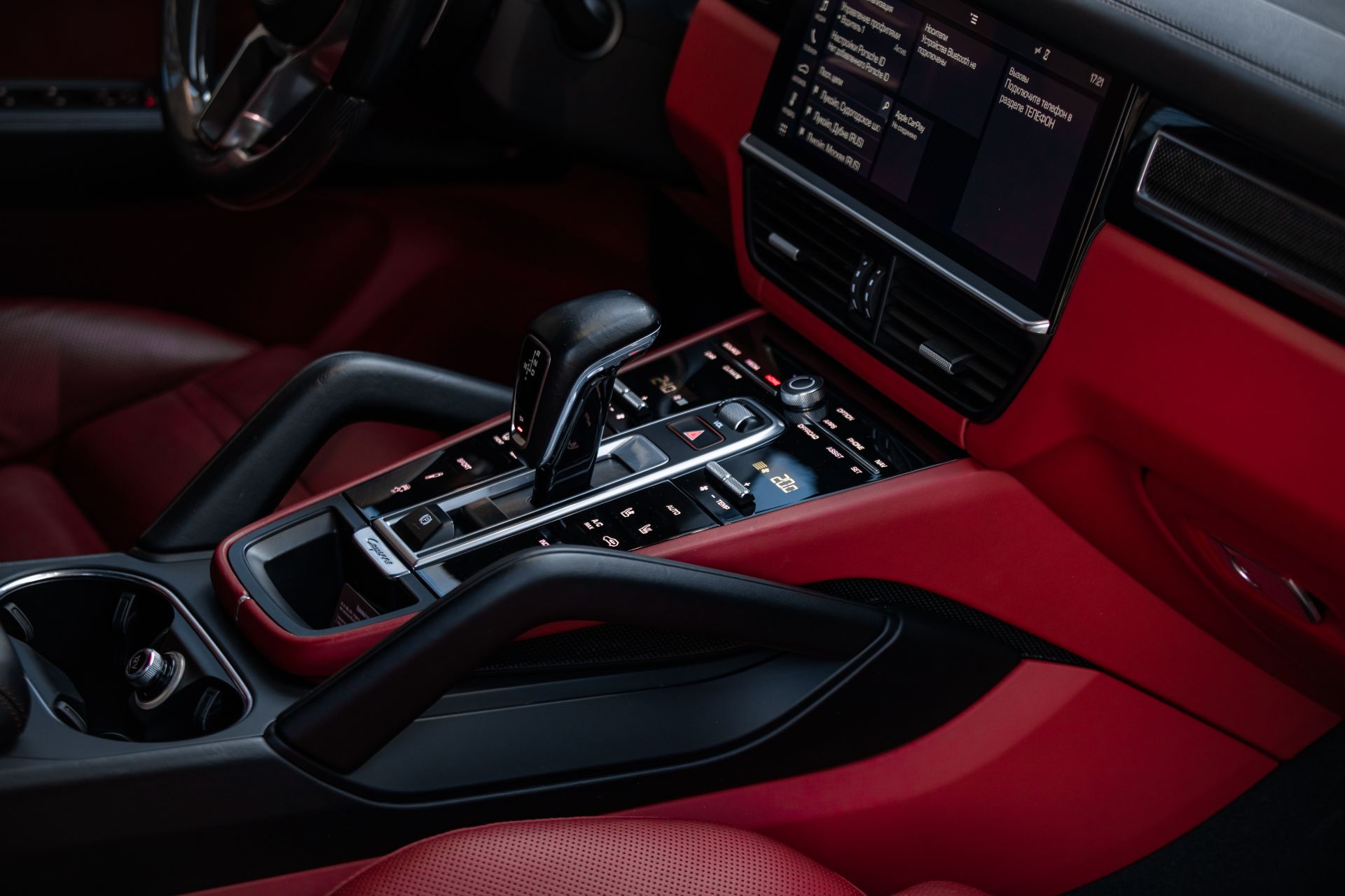 Аренда Porsche Cayenne в Санкт-Петербурге