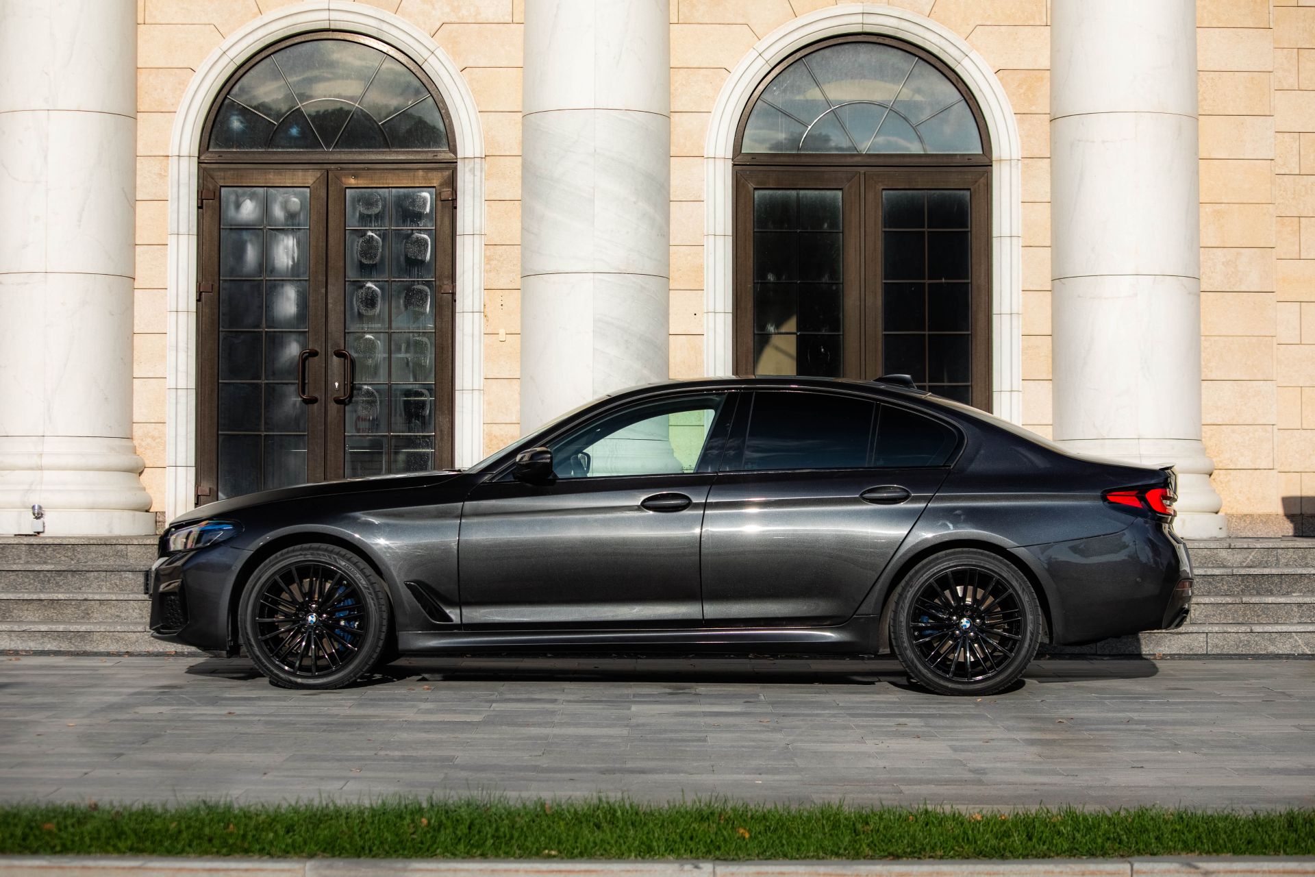 Аренда BMW 530i xDrive в Санкт-Петербурге