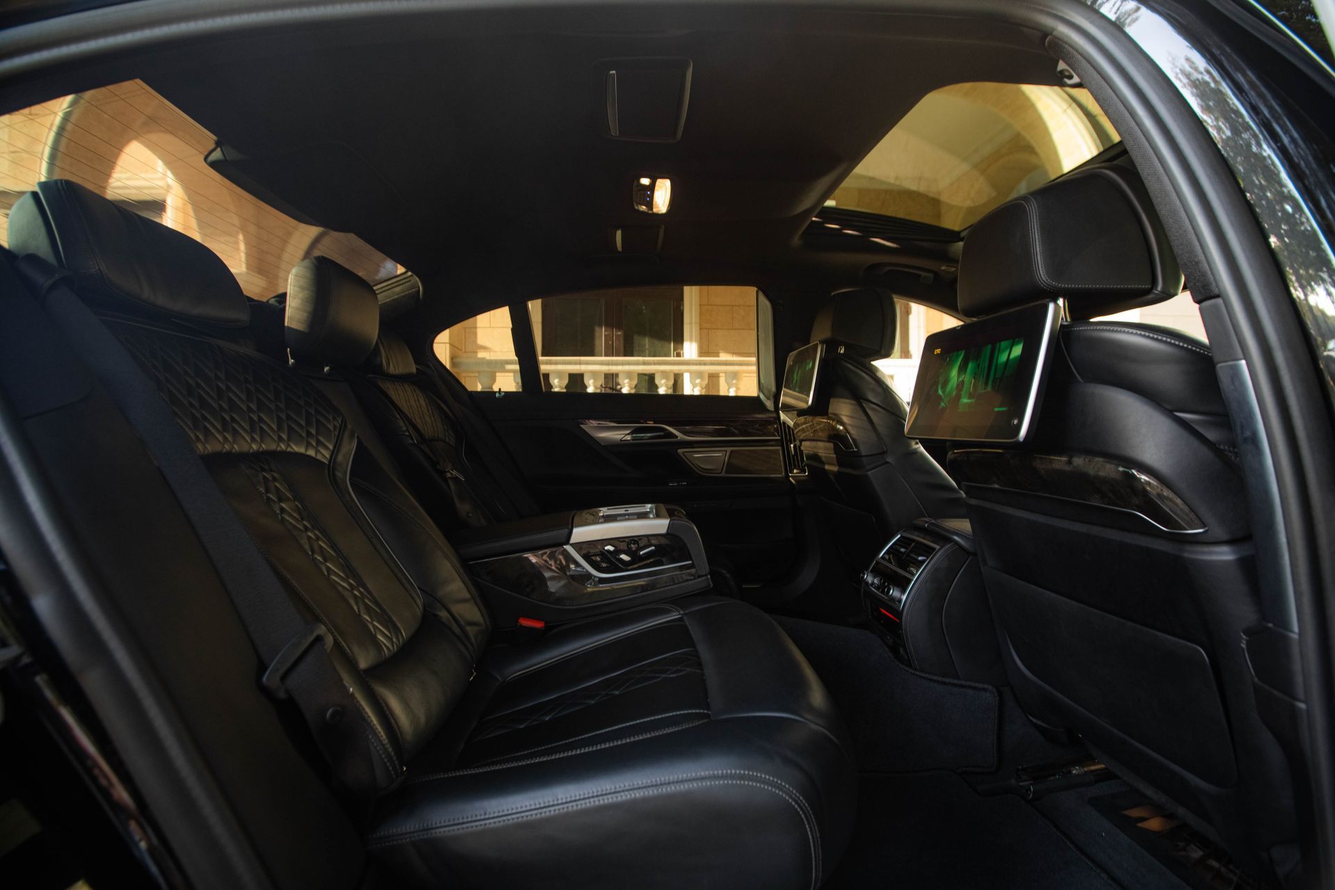 Аренда BMW 740Li xDrive в Москве — фото 25