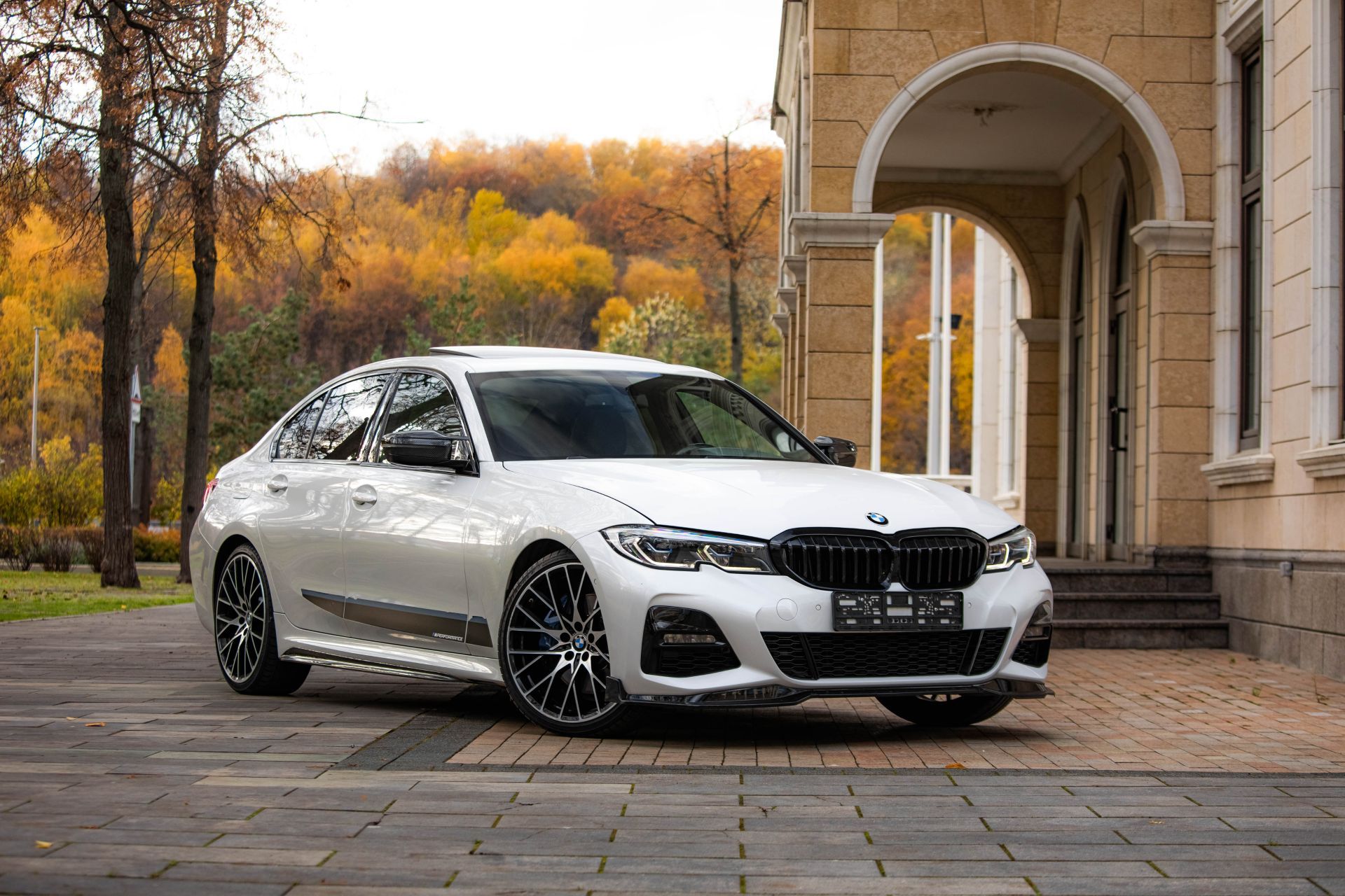 Аренда BMW 330i xDrive в Москве — фото 4