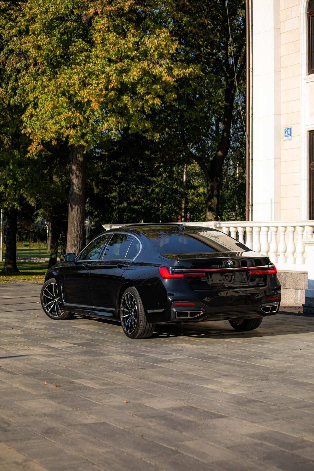 Аренда BMW 740Li xDrive в Москве — фото 10