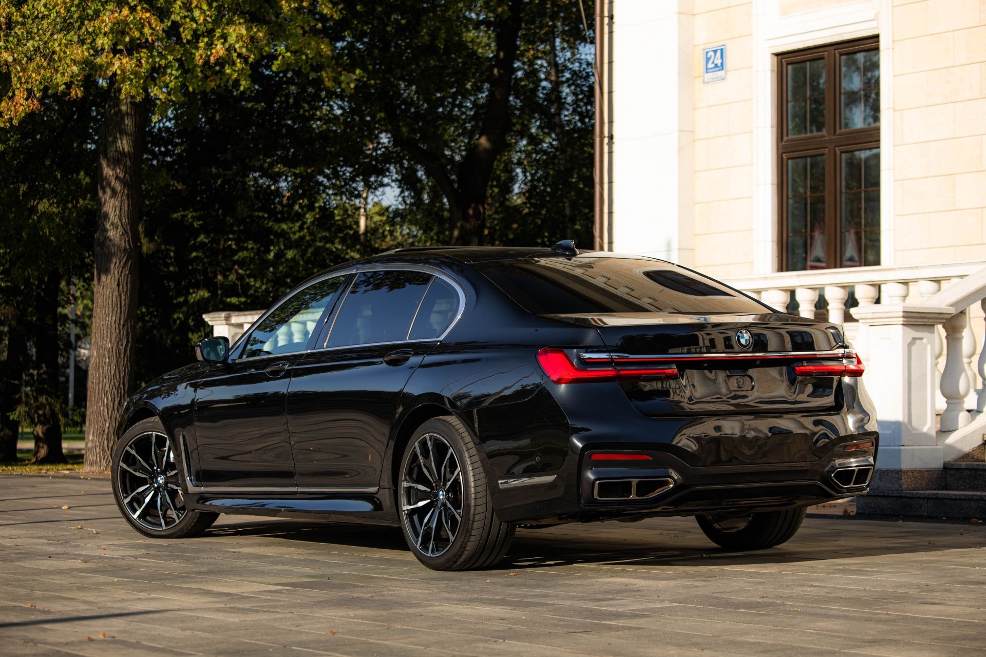 Аренда BMW 740Li xDrive в Москве — фото 9