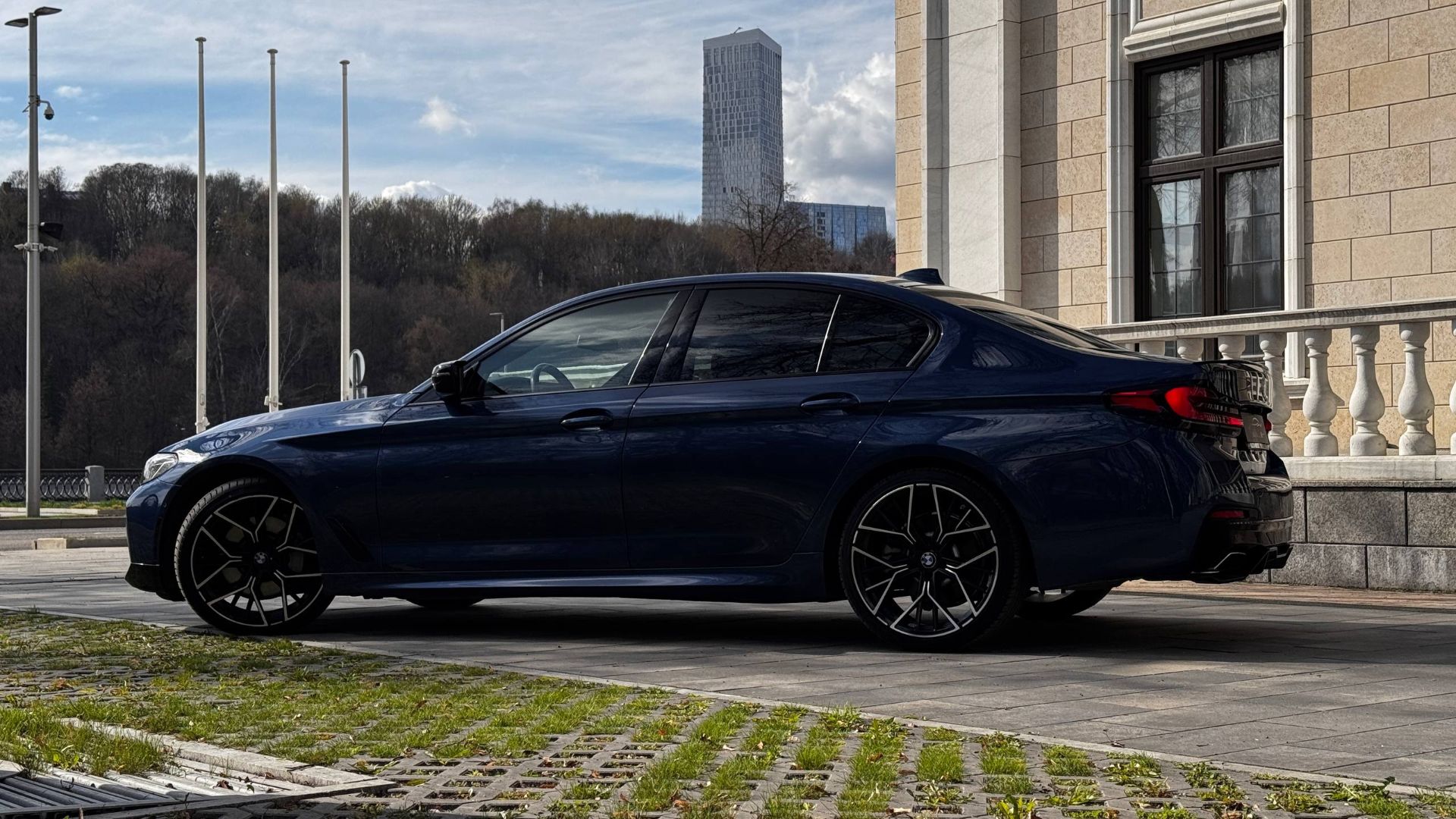 Аренда BMW 530e xDrive в Москве — фото 5