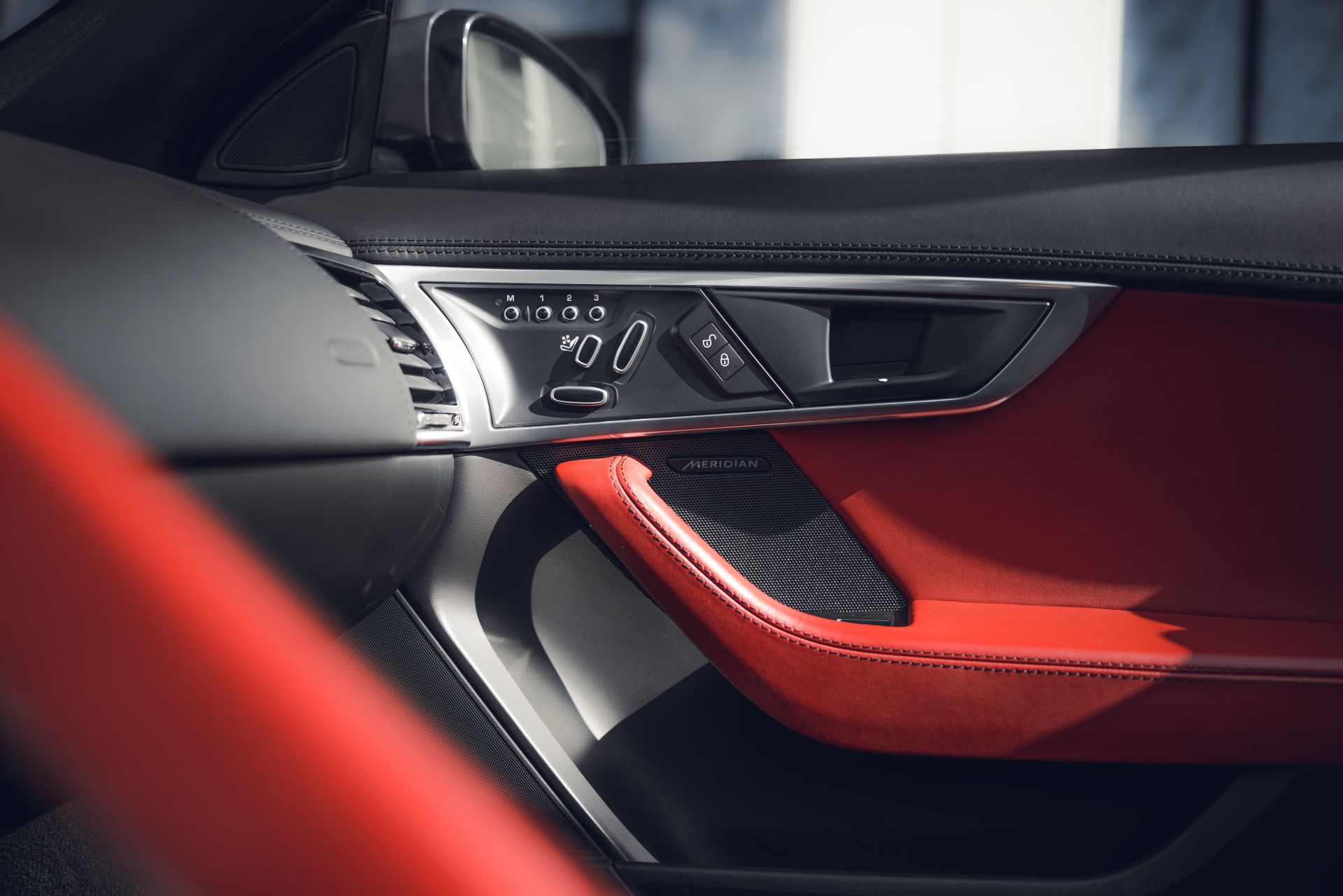 Аренда Jaguar F-Type в Москве — фото 12