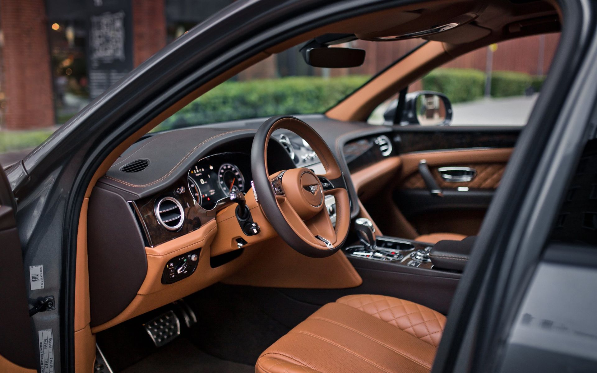 Аренда Bentley Bentayga в Москве — фото 12