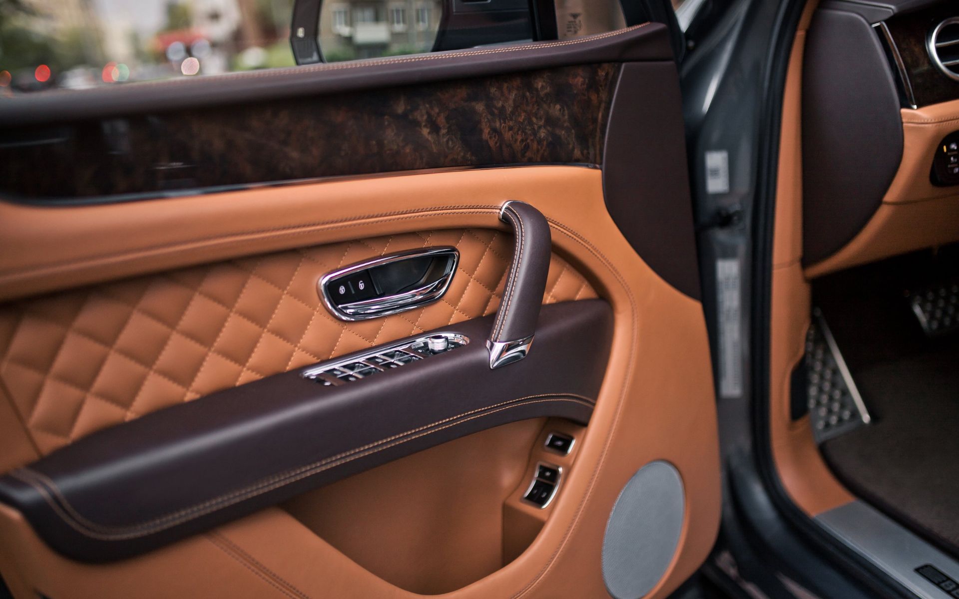 Аренда Bentley Bentayga в Москве — фото 14