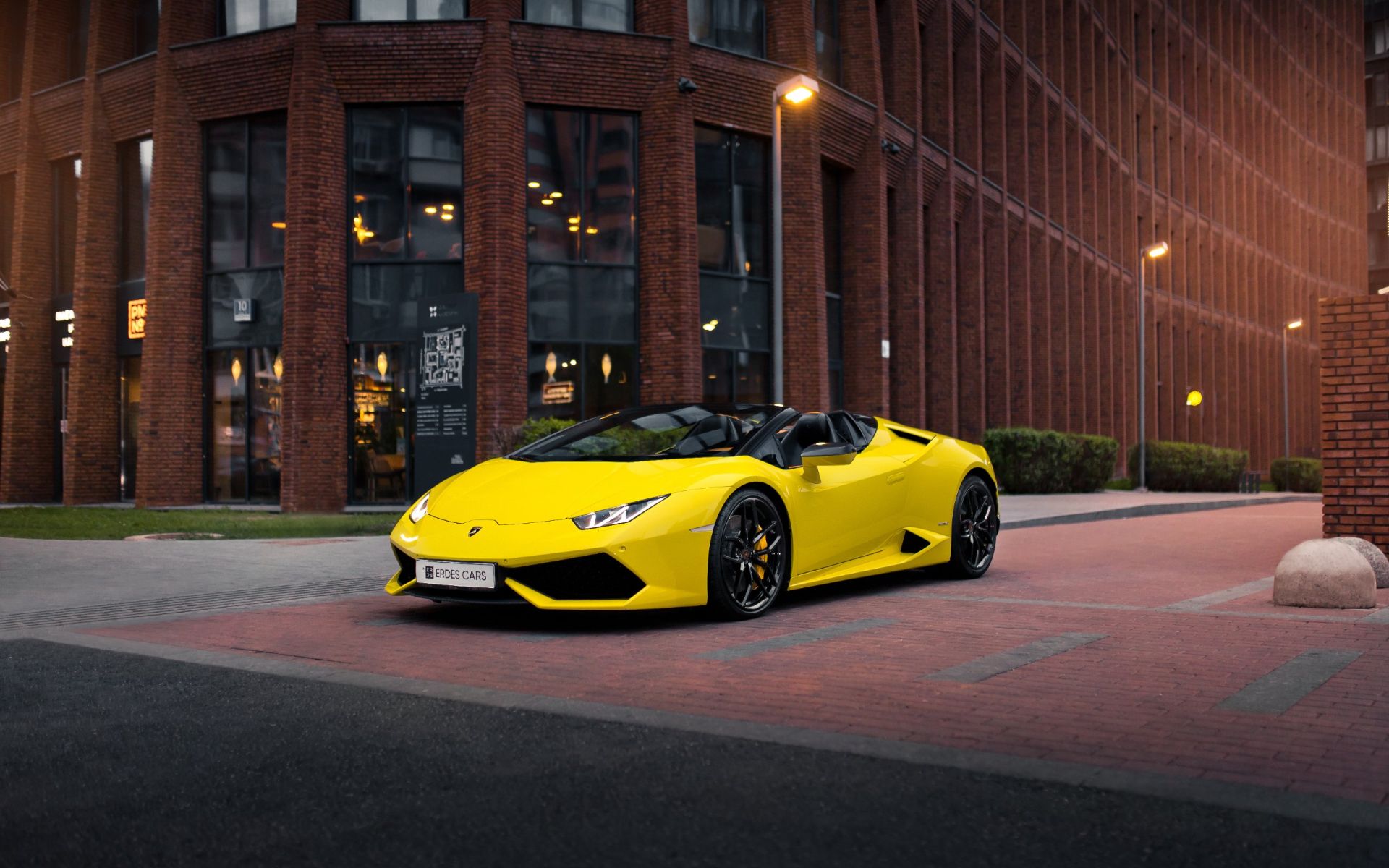 Аренда Lamborghini Huracan Spyder в Москве