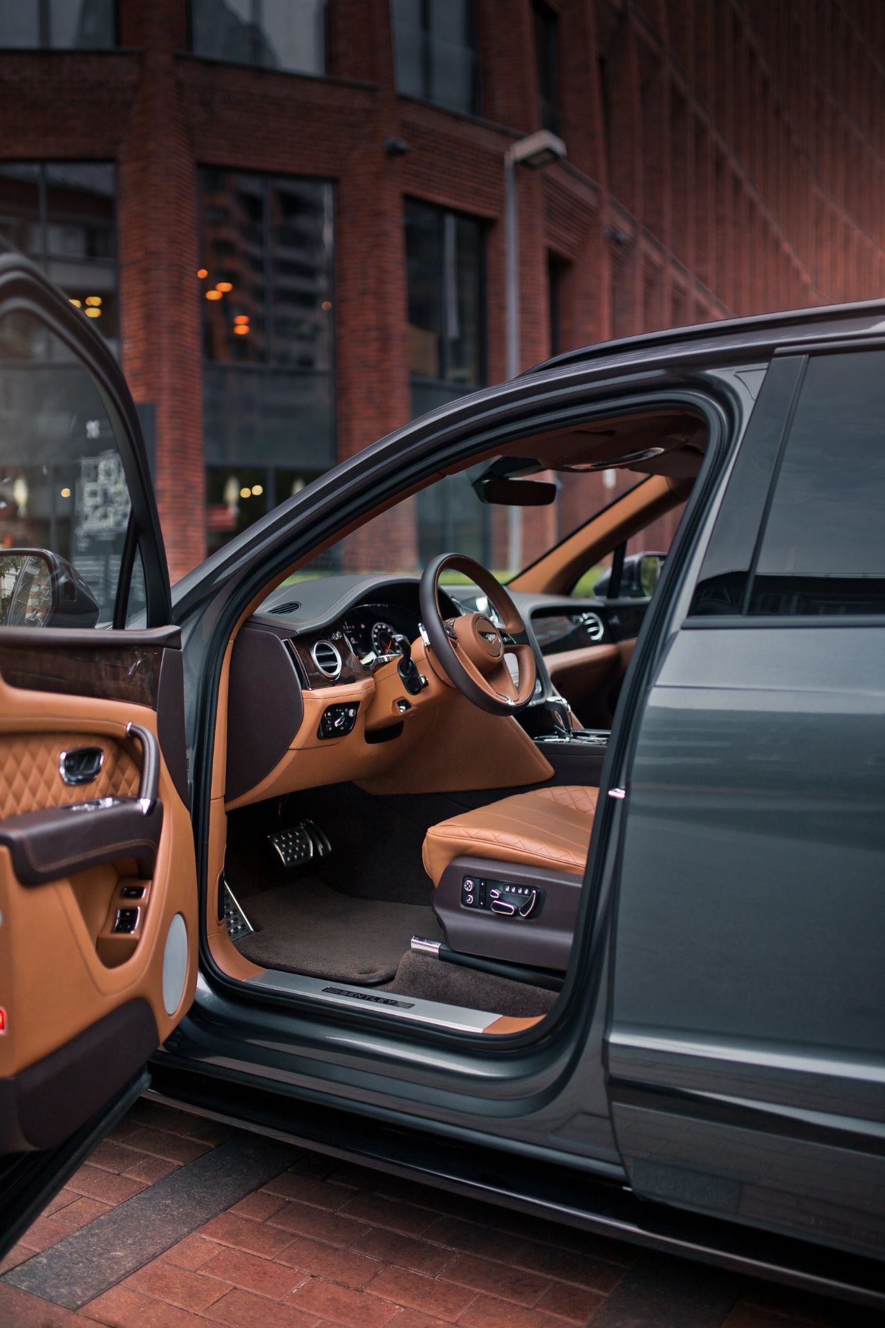 Аренда Bentley Bentayga в Москве — фото 13