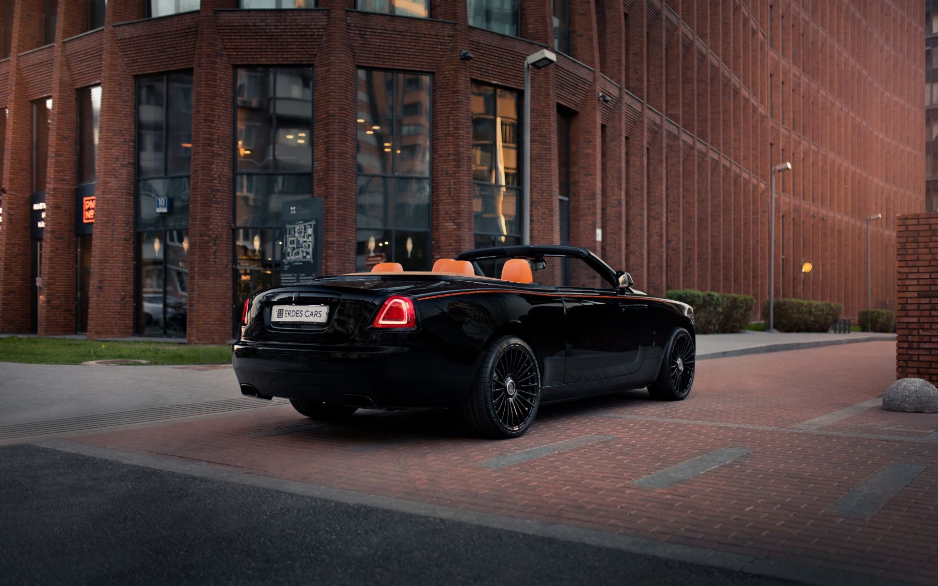 Аренда Rolls Royce Dawn в Москве — фото 7