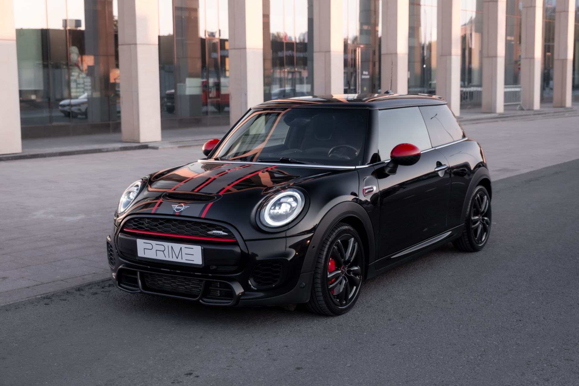 Аренда Mini Hatch в Москве