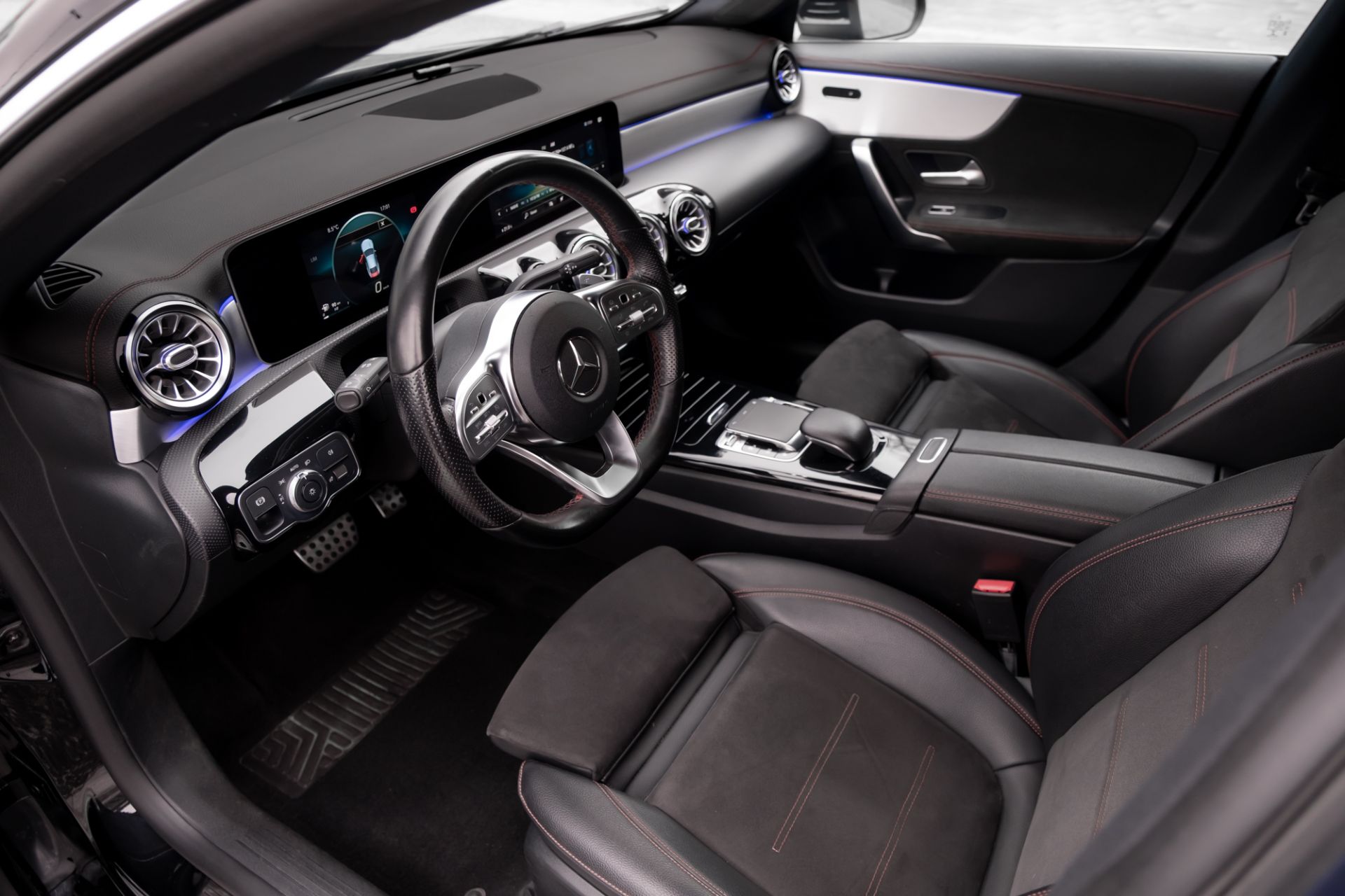 Аренда Mercedes-benz CLA 200 в Москве — фото 4