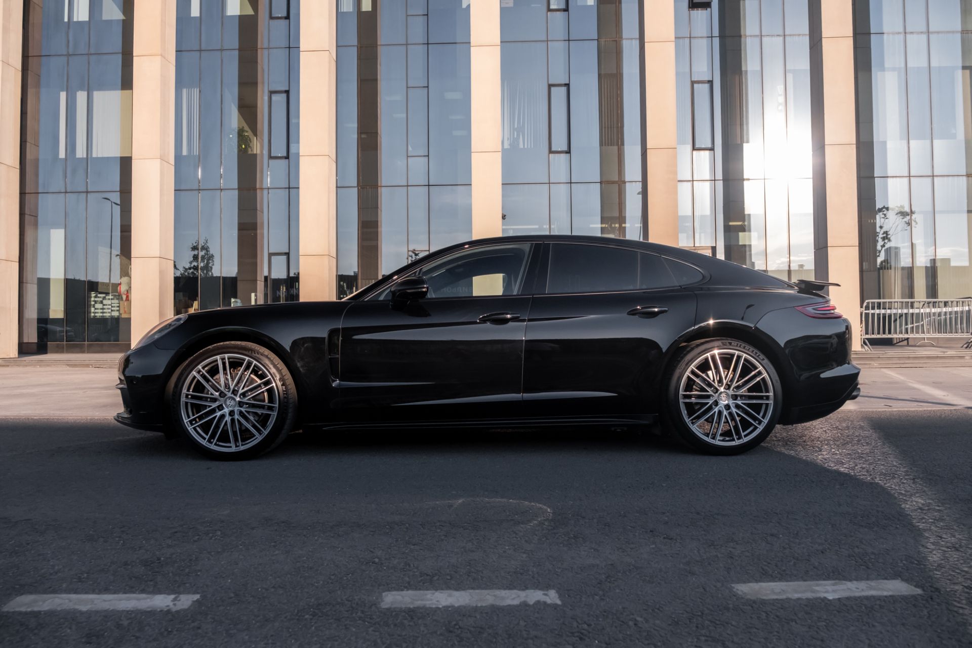 Аренда Porsche Panamera 4 в Москве — фото 2