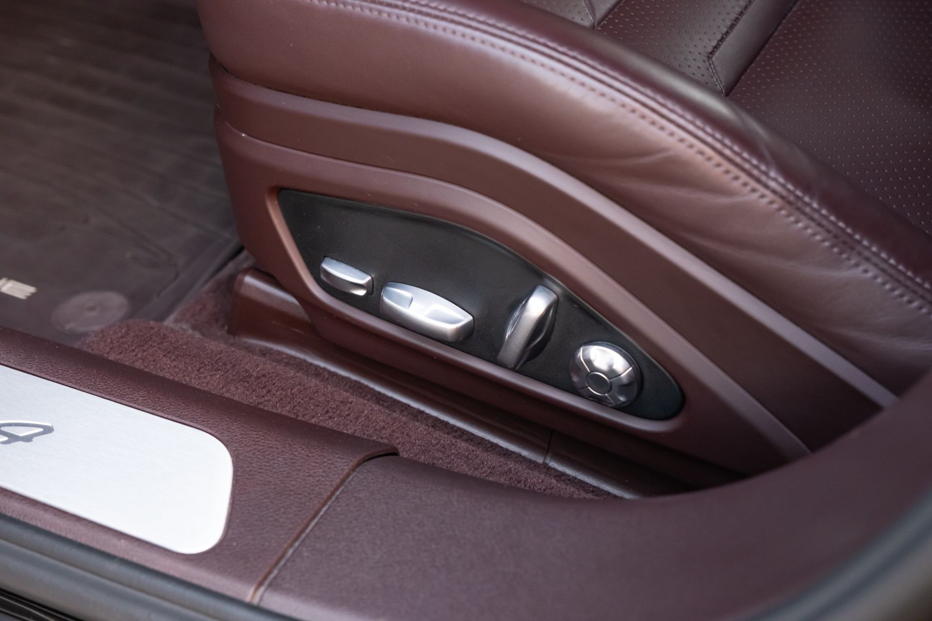 Аренда Porsche Panamera 4 в Москве — фото 4