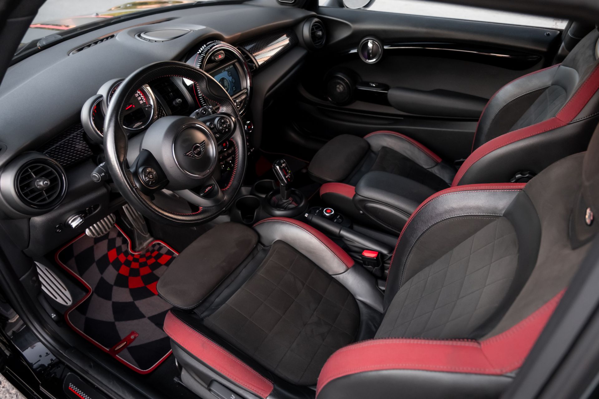 Аренда Mini Hatch в Москве — фото 5