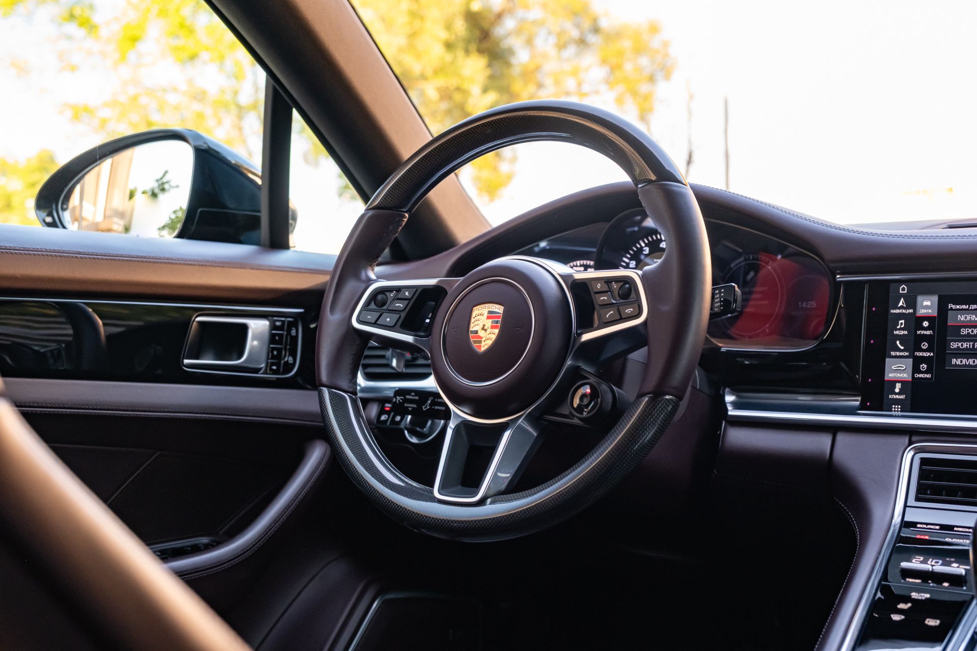Аренда Porsche Panamera 4 в Москве — фото 10