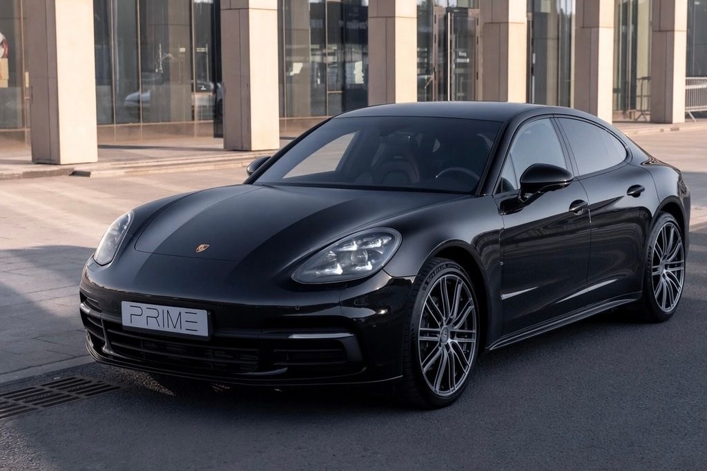 Аренда Porsche Panamera 4 в Москве