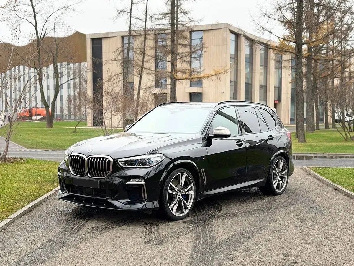 Аренда BMW X5 M50D в Москве