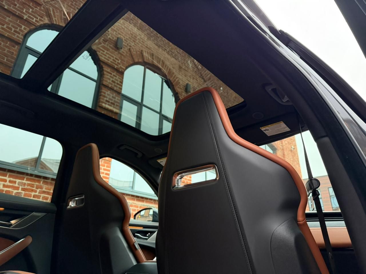 Аренда Jaguar F-Pace в Москве — фото 5