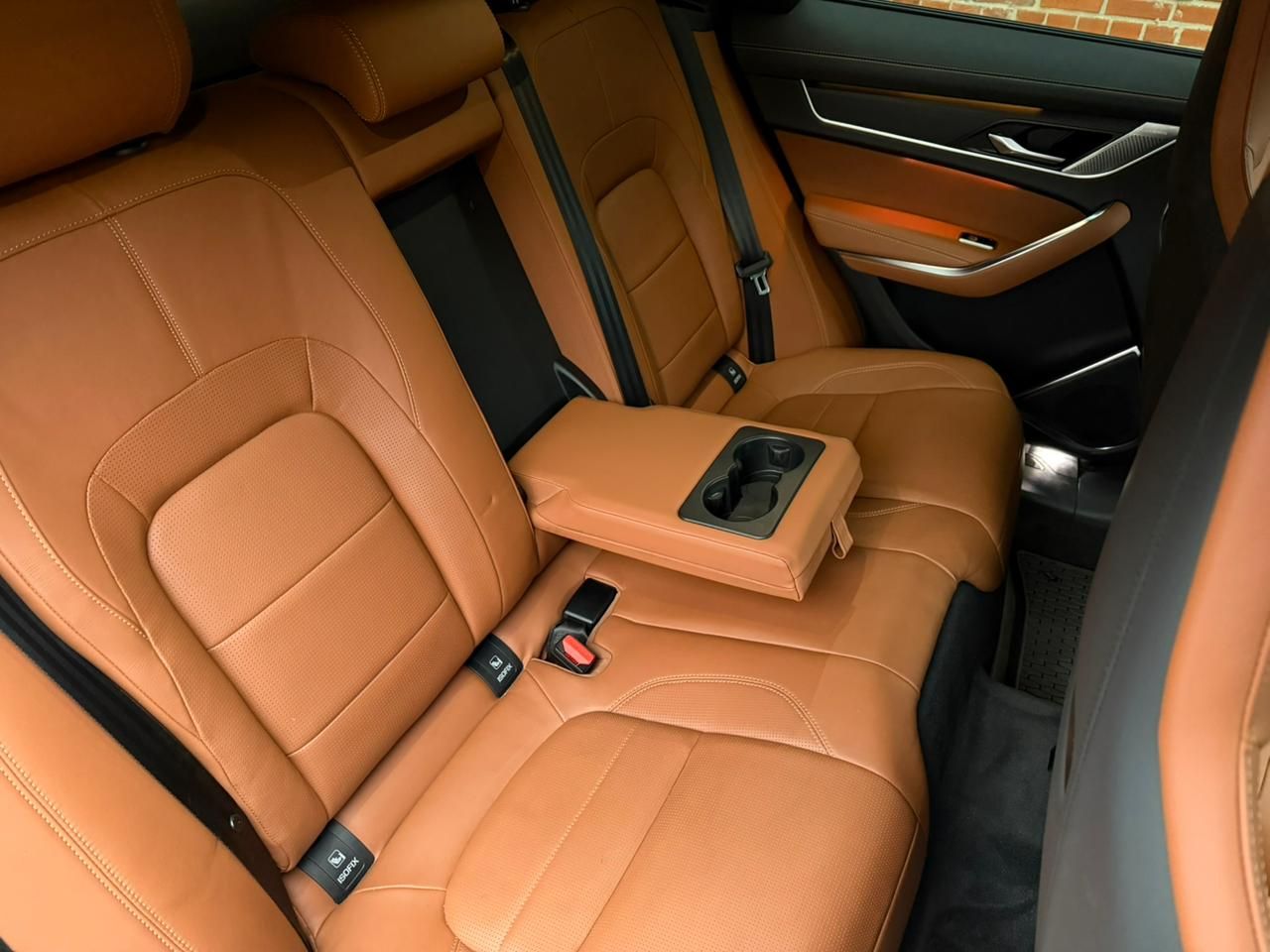 Аренда Jaguar F-Pace в Москве — фото 4