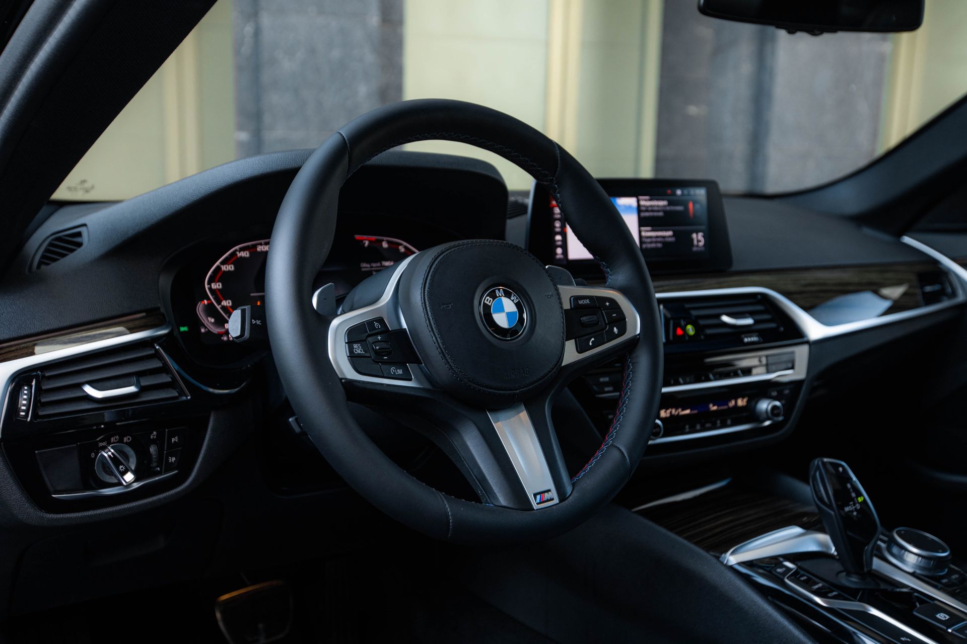 Аренда BMW 540i xDrive в Москве — фото 9