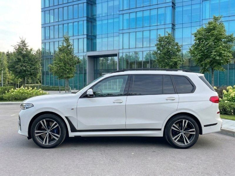 Аренда BMW X7 30d в Москве — фото 3