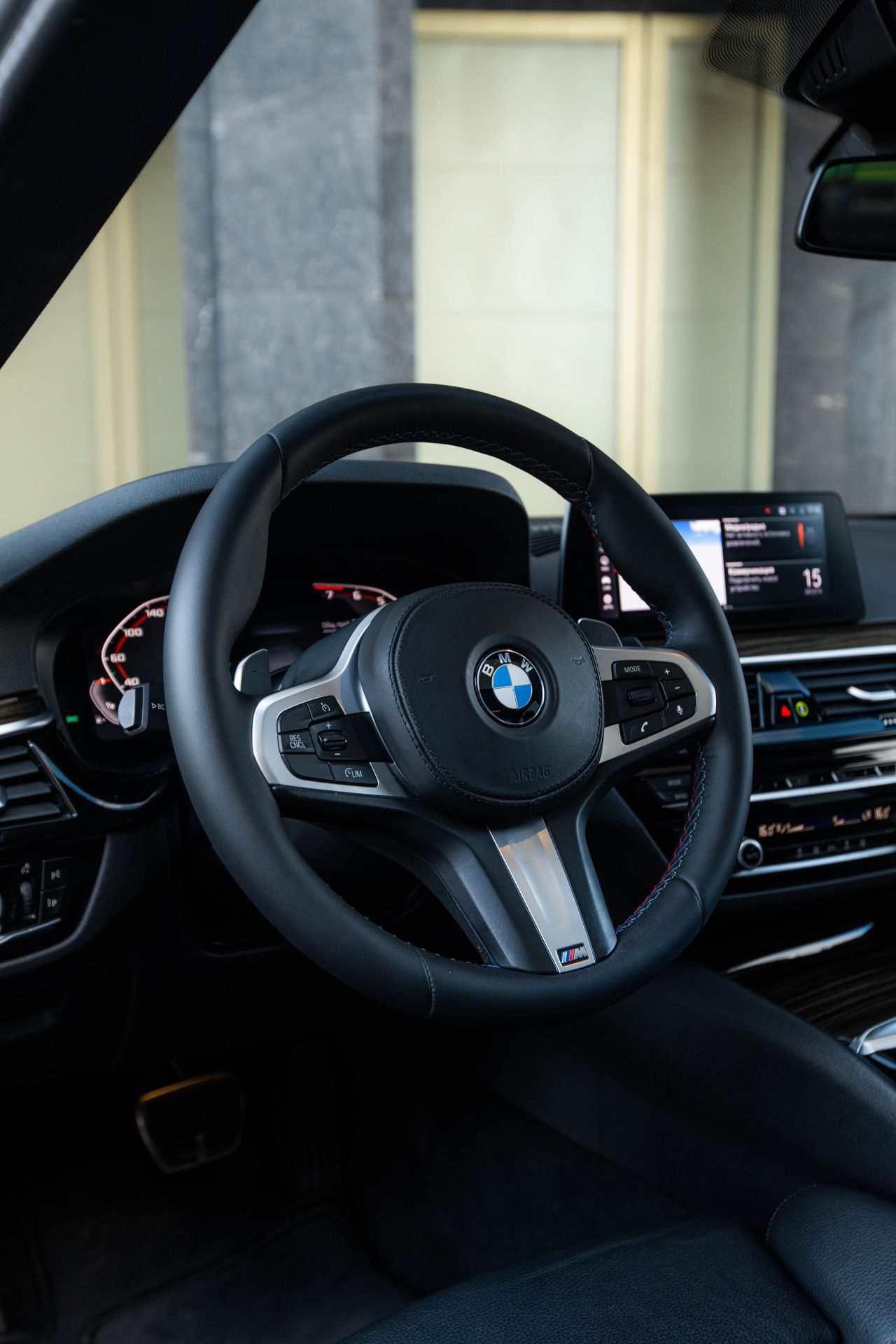 Аренда BMW 540i xDrive в Москве — фото 10